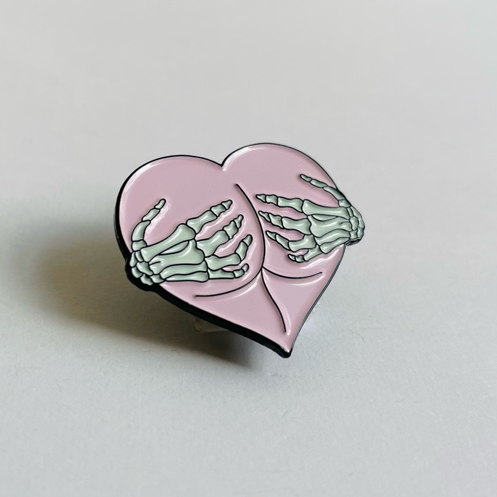Skeleton Booty Pin - Picture 2 of 2